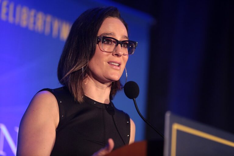 lisa-kennedy-montgomery-salary-fox-news-net-worth-2022-husband-daughters