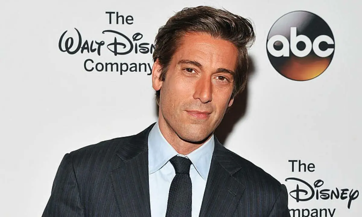 david-muir-salary-net-worth-2022-age-wife-sister-kids-abc-news