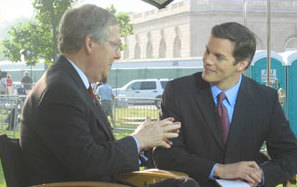 Photo of Hemmer interviewing Mitch McConnell in 2004