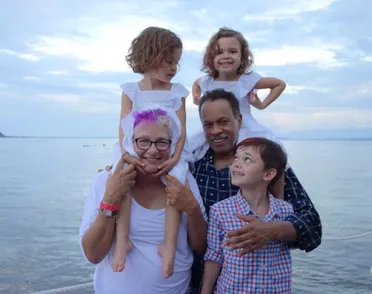 Photo of Juan Williams and wife Susan Delise with grandchildrens