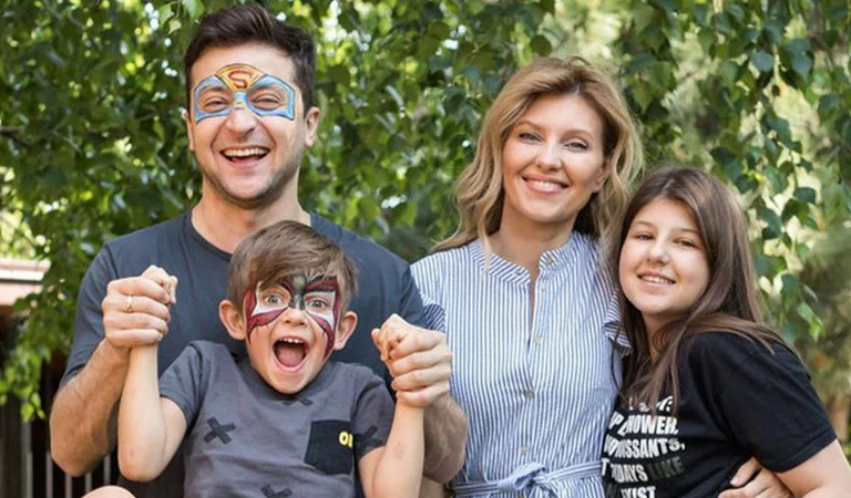 Volodymyr Zelenskyy family wife and children photo