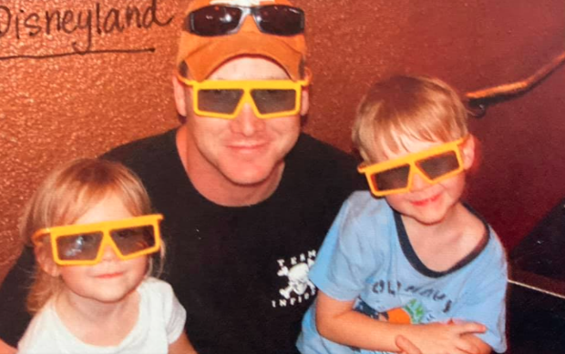 Photo of Chris Kyle with his children